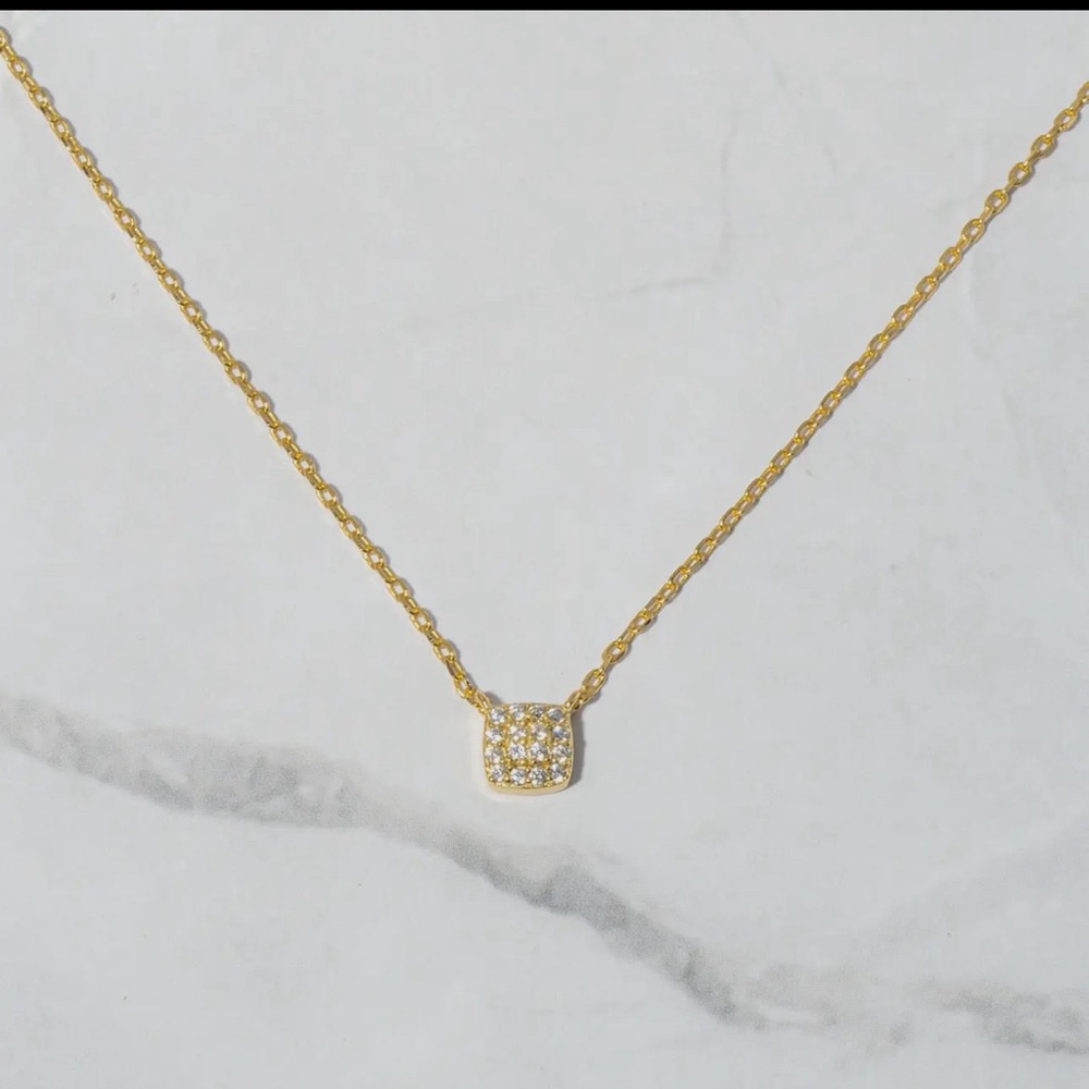 ✨2X Host Pick✨Tiny Square Necklace- Gold
